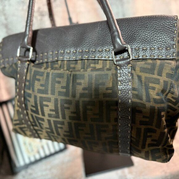 *Authentic* Fendi LINDA Tote - Picture 4 of 9
